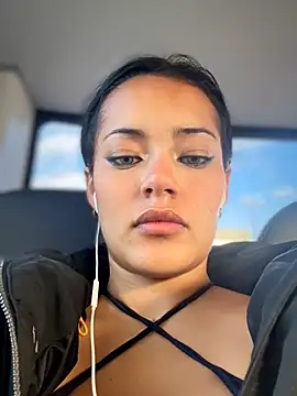 Snapshot of Risky_Workouts chatting on 3, 2, 2026 Risky Workouts online show from 3, 2, 2026