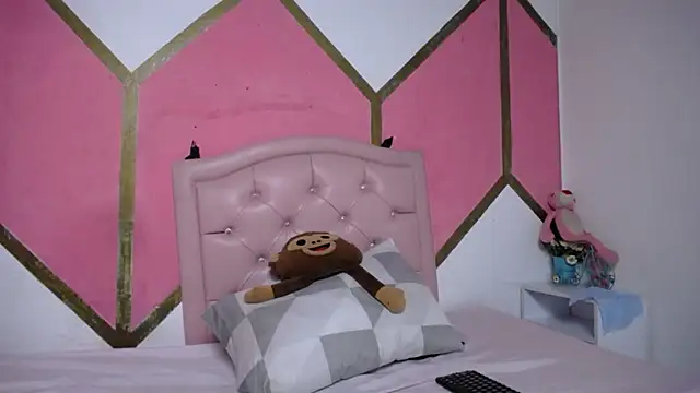 Mia Wilsom online show from 3, 12, 2025