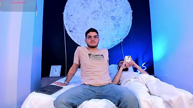 Snapshot of marcoAndMathew chatting on 25, 9, 2025 marcoAndMathew online show from 25, 9, 2025