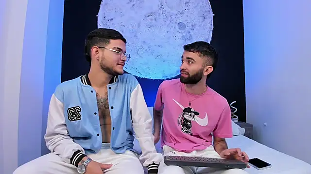 Snapshot of marcoAndMathew chatting on 29, 9, 2025 marcoAndMathew online show from 29, 9, 2025