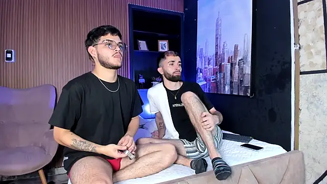 Snapshot of marcoAndMathew chatting on 22, 10, 2025 marcoAndMathew online show from 22, 10, 2025