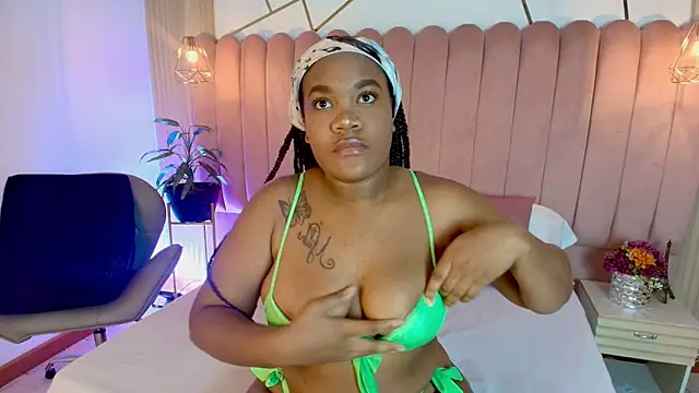 Snapshot of Chloee_Miller1 chatting on 13, 9, 2025 Chloee Miller1 online show from 13, 9, 2025