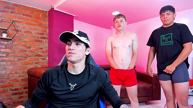 Handsomeboyss19 online show from 5, 11, 2025