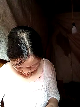 Snapshot of hera-00 chatting on 22, 9, 2025 hera-00 online show from 22, 9, 2025