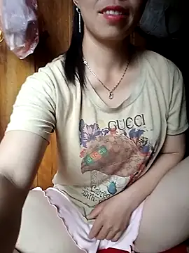 Snapshot of hera-00 chatting on 8, 10, 2025 hera-00 online show from 8, 10, 2025