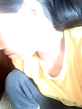 Snapshot of hera-00 chatting on 13, 10, 2025 hera-00 online show from 13, 10, 2025