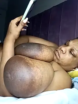 HappygalTheQueen online show from 6, 4, 2026