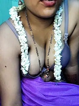 Snapshot of Shneeha_le chatting on 21, 9, 2025 Shneeha le online show from 21, 9, 2025