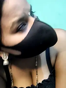 Snapshot of Shneeha_le chatting on 26, 9, 2025 Shneeha le online show from 26, 9, 2025