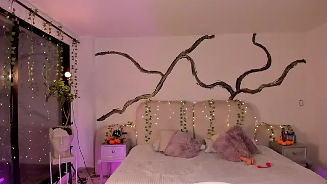 SarahCastro1  online show from 21, 10, 2025