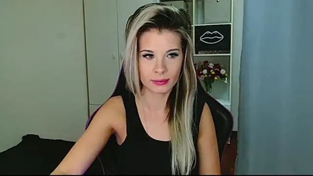 KristineGlow online show from 12, 1, 2026