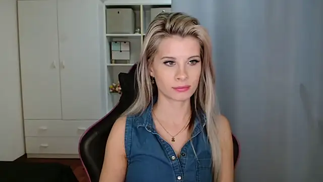 KristineGlow online show from 28, 2, 2026