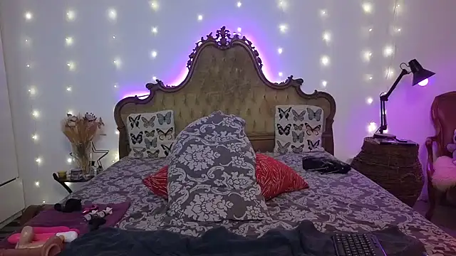 SilkenSin online show from 2, 4, 2026