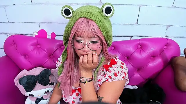 SafiroAgataaa online show from 5, 10, 2025