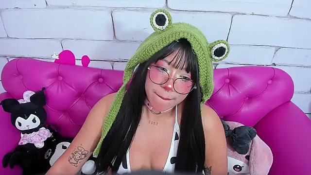 SafiroAgataaa online show from 4, 11, 2025