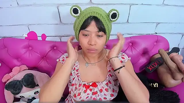 SafiroAgataaa online show from 9, 11, 2025