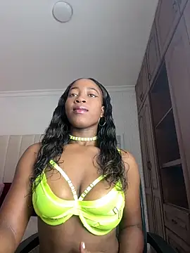 Snapshot of Sophia_moons chatting on 12, 9, 2025 Sophia moons online show from 12, 9, 2025