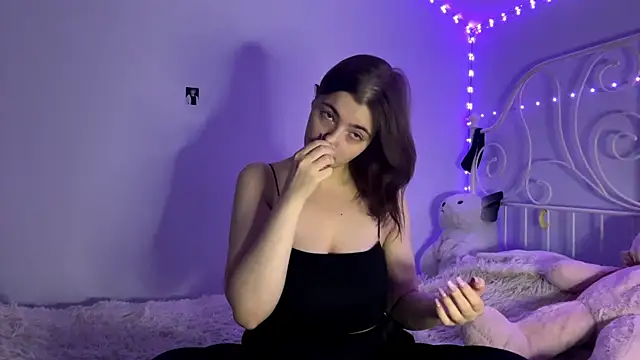 HoneyMist online show from 11, 11, 2025