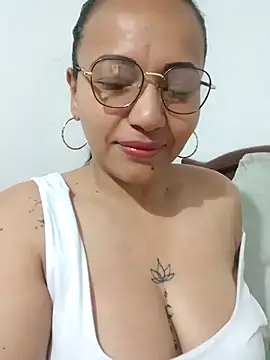 agatha sluttylatina online show from 8, 2, 2026