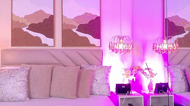 kendalFox  online show from 4, 12, 2025