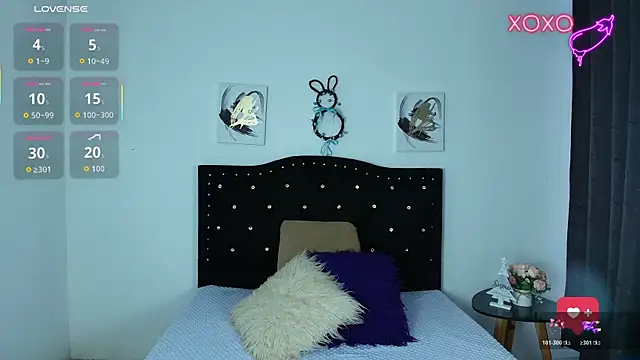 SammySmall F w online show from 16, 12, 2025