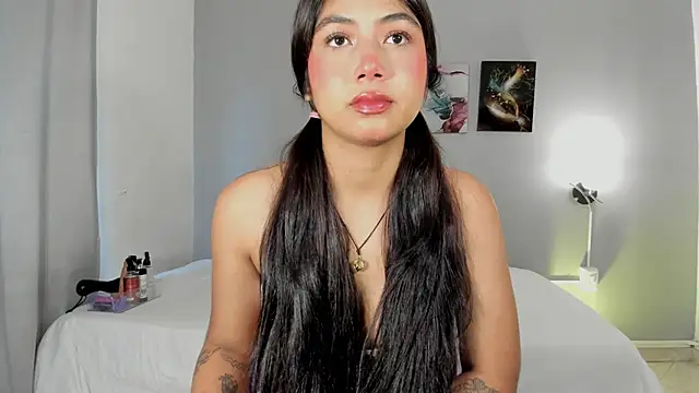 KimTayloor1 online show from 24, 11, 2025