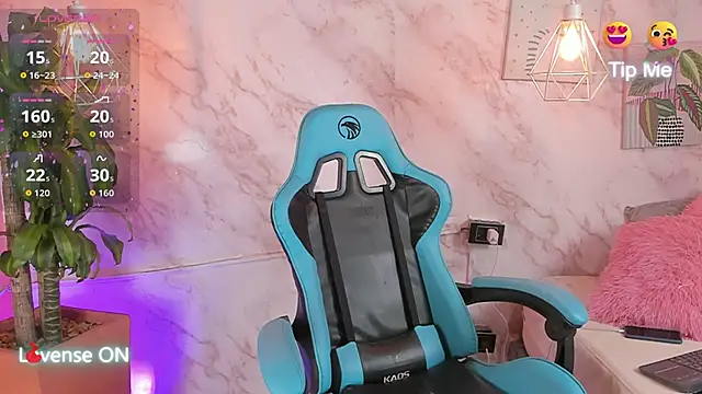 Snapshot of cristal_herrera_ chatting on 9, 10, 2025 cristal herrera  online show from 9, 10, 2025