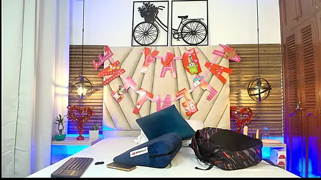 elizawiliamst online show from 15, 9, 2025