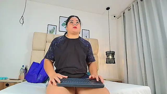 elizawiliamst online show from 15, 10, 2025