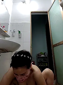 Snapshot of simsim-00 chatting on 14, 4, 2026 simsim-00 online show from 14, 4, 2026