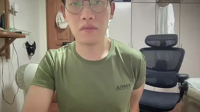 Passionatetwink2 online show from 10, 10, 2025