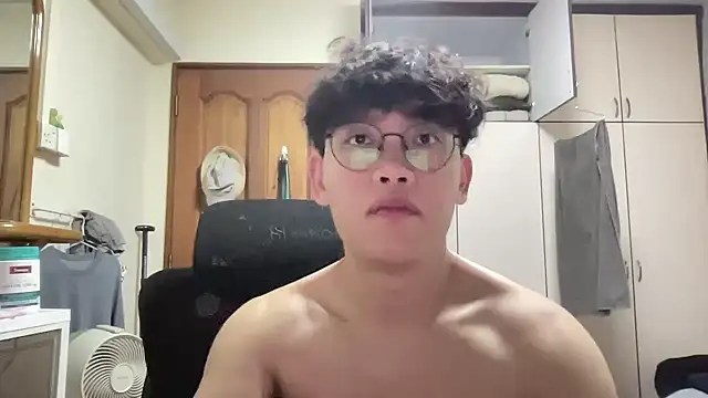 Passionatetwink2 online show from 23, 3, 2026