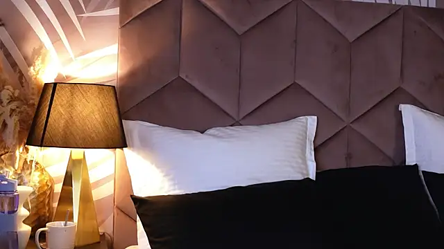 EvaRhea online show from 24, 10, 2025