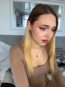 LunaMillie online show from 16, 9, 2025