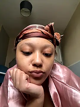 Snapshot of Marleymols chatting on 22, 11, 2025 Marleymols online show from 22, 11, 2025