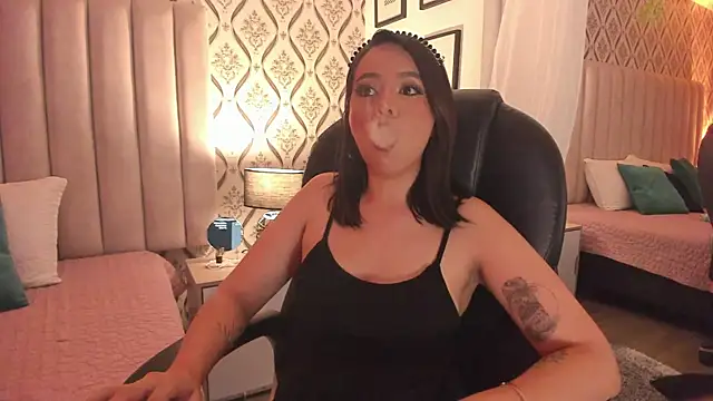 Sky Junne online show from 9, 9, 2025