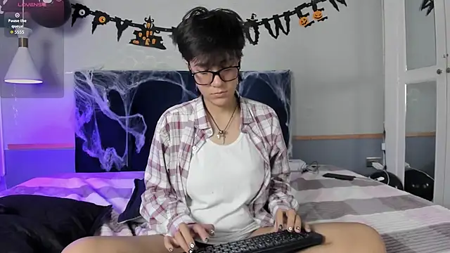 Tsuki Maru online show from 15, 10, 2025