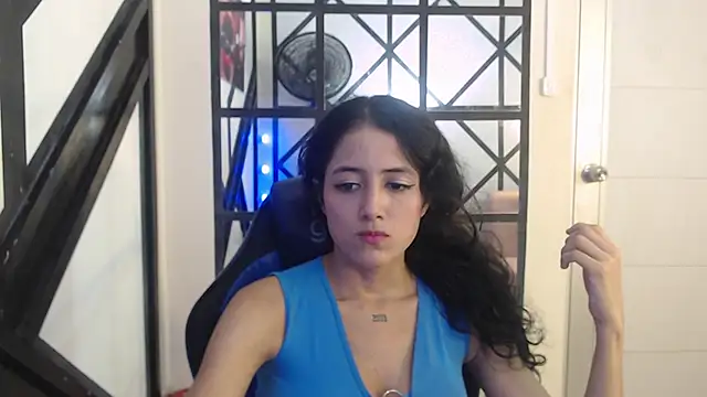 Snapshot of emily_rz1 chatting on 10, 10, 2025 emily rz1 online show from 10, 10, 2025