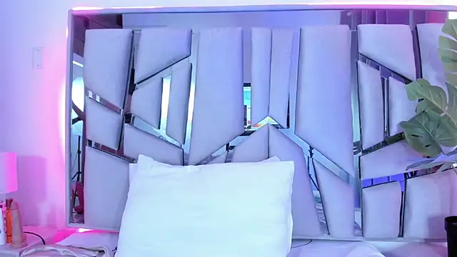  valeria saenz  online show from 27, 9, 2025