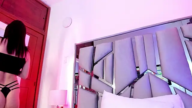  valeria saenz  online show from 4, 10, 2025