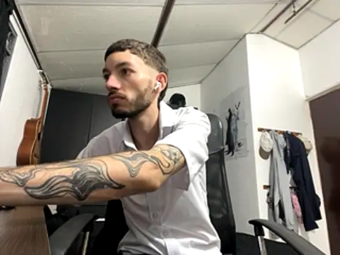 Snapshot of sarabiaarevalo chatting on 18, 10, 2025 sarabiaarevalo online show from 18, 10, 2025