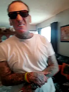 Snapshot of MRTATTWO chatting on 10, 9, 2025 MRTATTWO online show from 10, 9, 2025