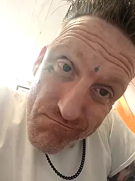 Snapshot of MRTATTWO chatting on 15, 9, 2025 MRTATTWO online show from 15, 9, 2025