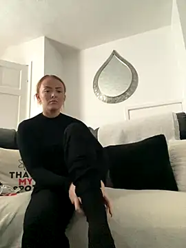 RedHeadRoxyUK online show from 5, 12, 2025