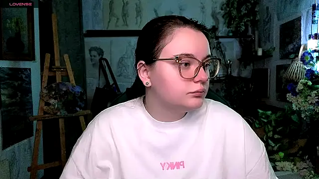 Snapshot of KatrinClark chatting on 13, 9, 2025 KatrinClark online show from 13, 9, 2025