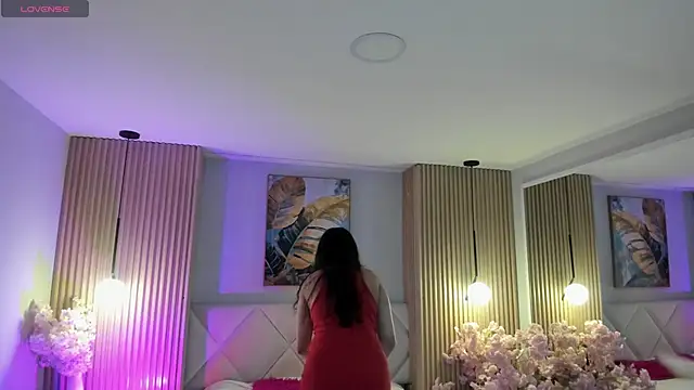 Mila Hank  online show from 8, 4, 2026