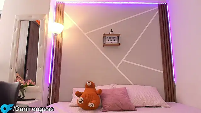 Snapshot of Little_ginger chatting on 19, 9, 2025 Little ginger online show from 19, 9, 2025