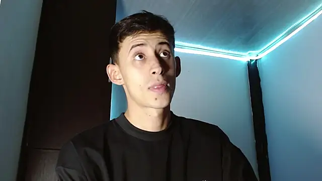 Snapshot of Emil_prl chatting on 10, 9, 2025 Emil prl online show from 10, 9, 2025