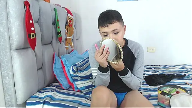 Snapshot of christopher_Hot chatting on 24, 11, 2025 christopher Hot online show from 24, 11, 2025