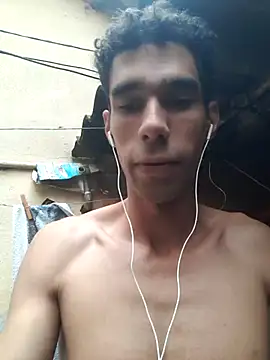 Snapshot of Dedede32 chatting on 22, 9, 2025 Dedede32 online show from 22, 9, 2025